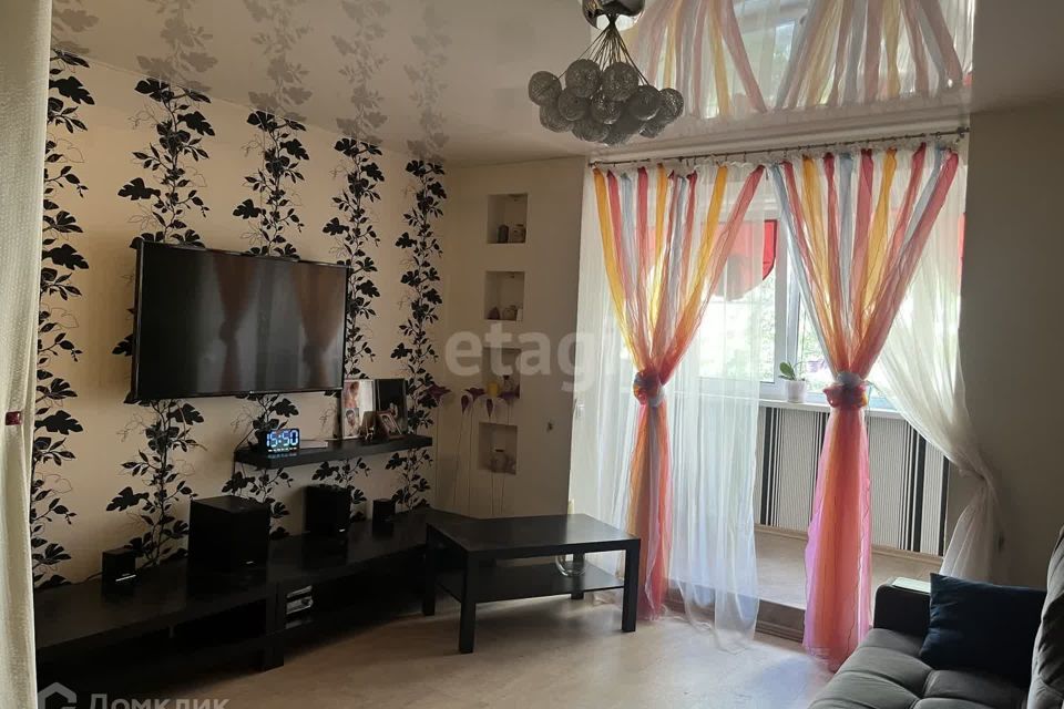 Продаётся 3-комнатная квартира, 67.8 м²