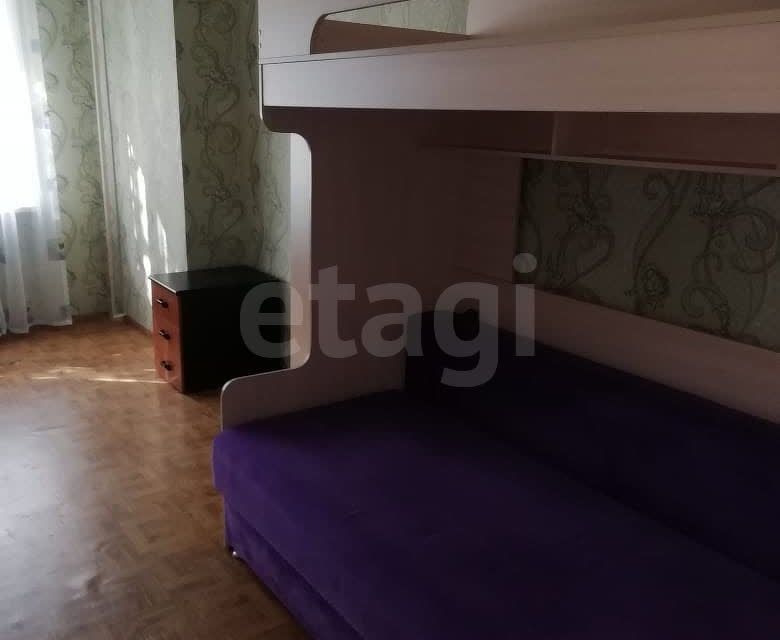 Продаётся 1-комнатная квартира, 42.8 м²