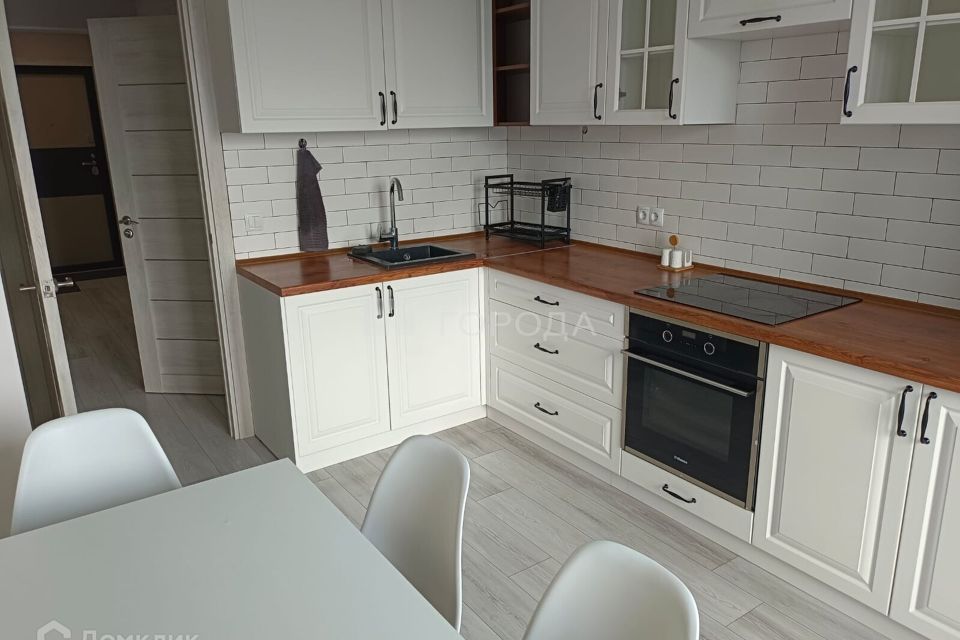 Сдаётся 1-комнатная квартира, 40 м²