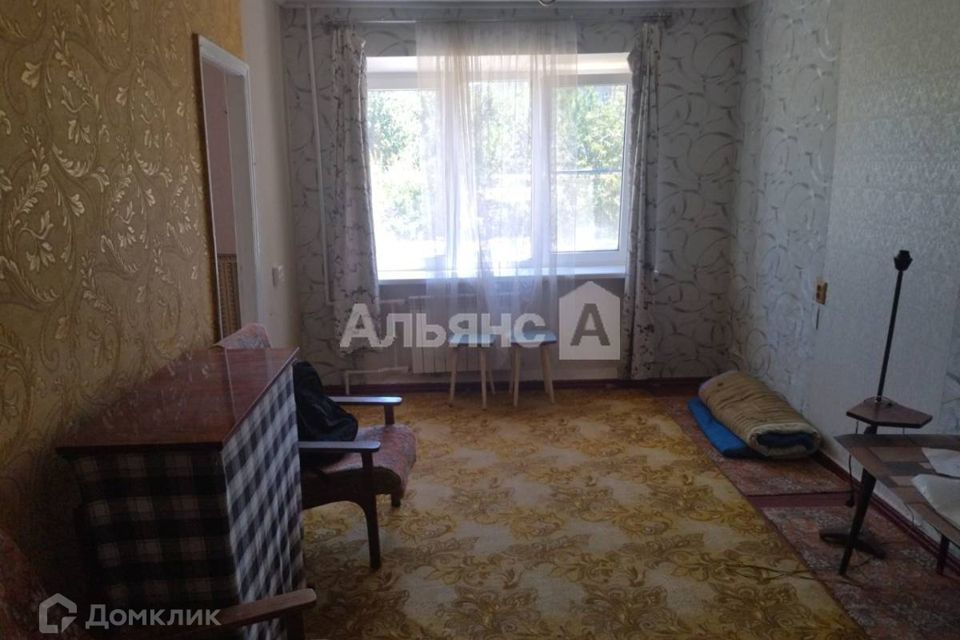 Продаётся 4-комнатная квартира, 60.7 м²