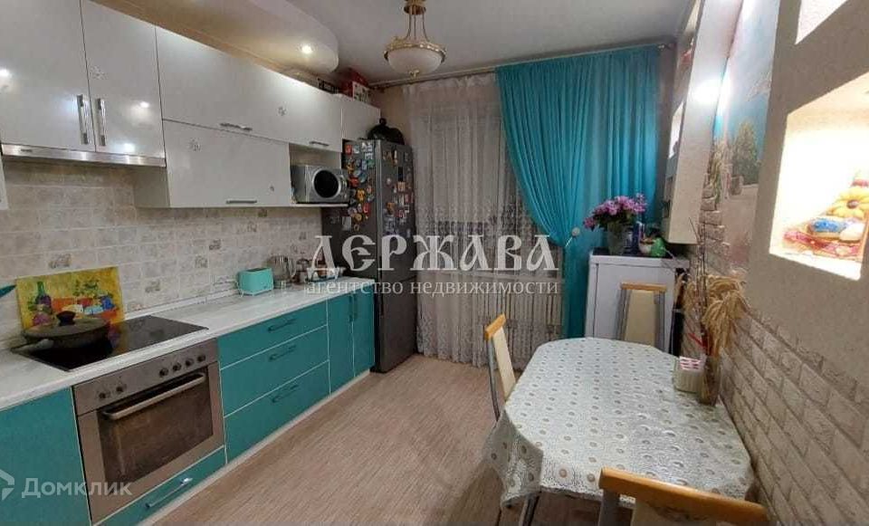 Продаётся 3-комнатная квартира, 63.7 м²