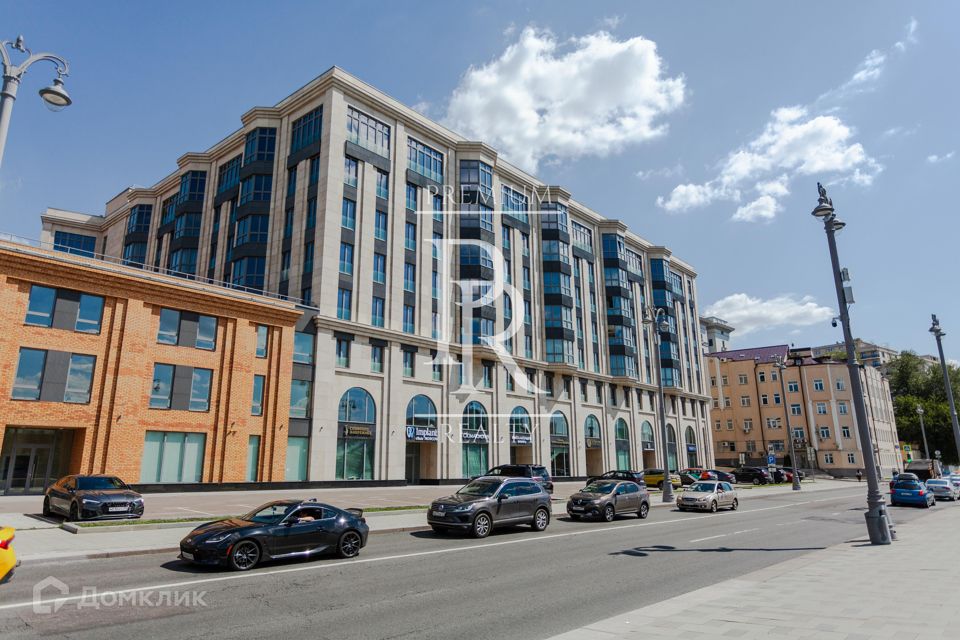 Продаётся 4-комнатная квартира, 149.5 м²