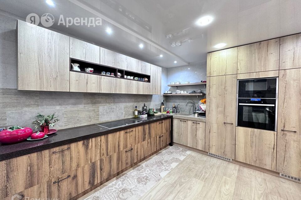 Сдаётся 4-комнатная квартира, 129 м²