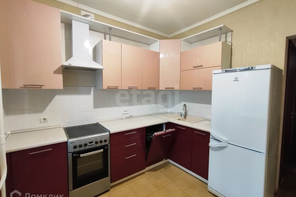 Сдаётся 2-комнатная квартира, 58.3 м²