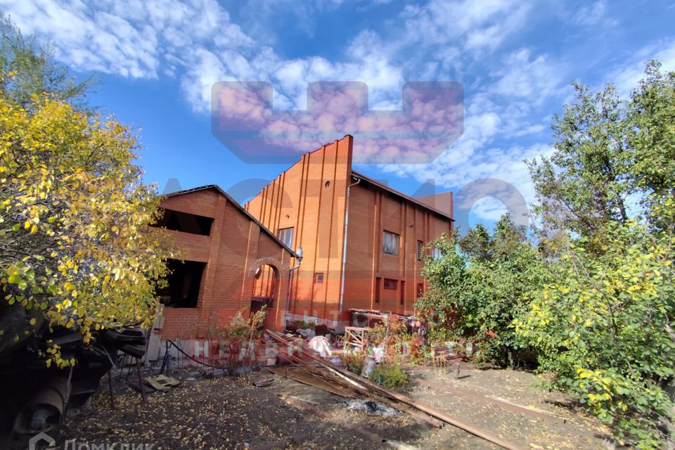 Продаётся 3-этажный дом, 360 м²