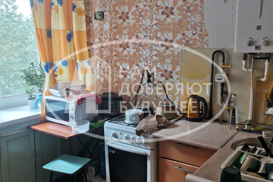 Продаётся 3-комнатная квартира, 40.5 м²