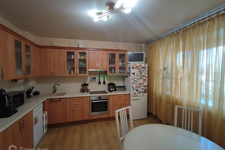 Продаётся 3-комнатная квартира, 100 м²