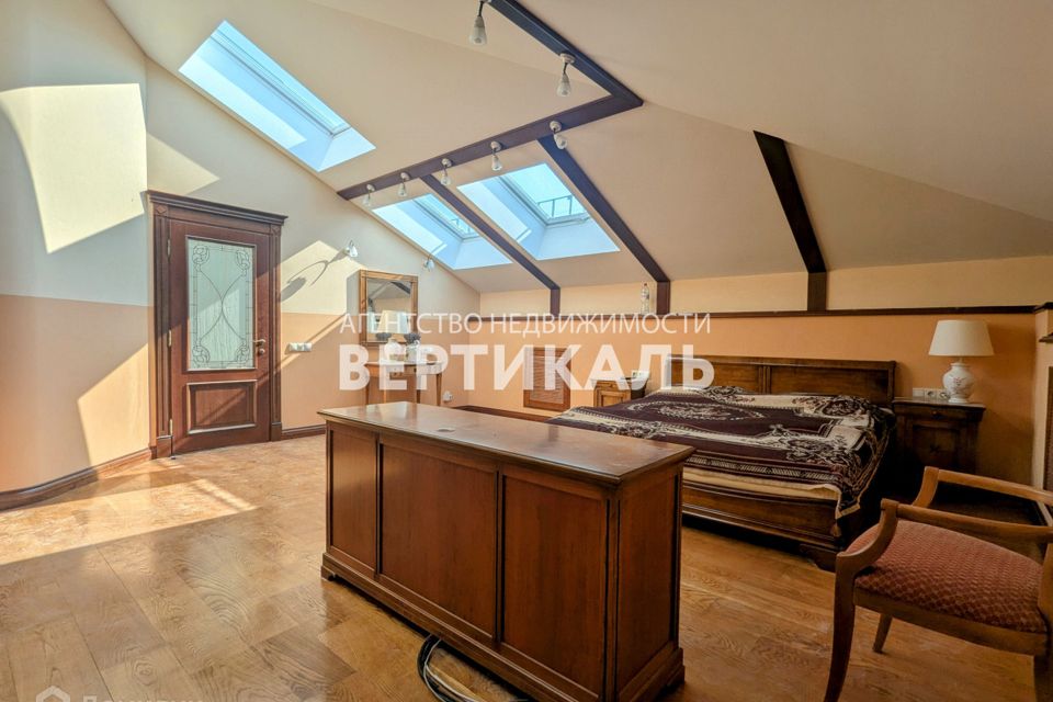 Сдаётся 4-комнатная квартира, 150 м²