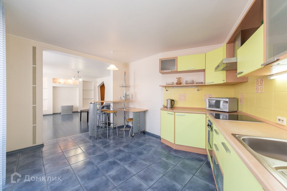 Продаётся 2-комнатная квартира, 67.1 м²