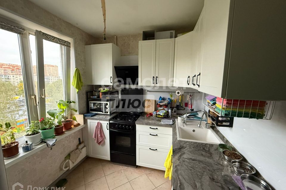 Продаётся 3-комнатная квартира, 49.7 м²