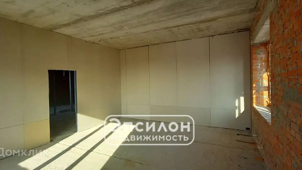 Продаётся 3-комнатная квартира, 125.5 м²