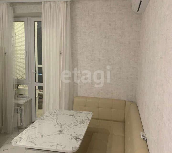 Продаётся 1-комнатная квартира, 37.6 м²