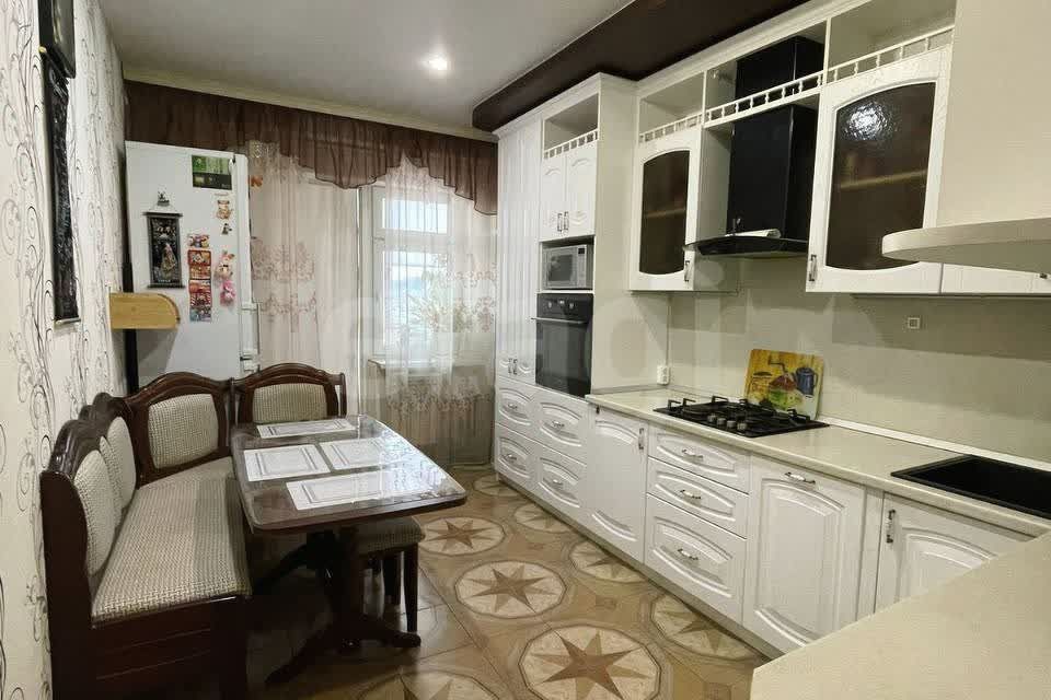 Продаётся 3-комнатная квартира, 97.6 м²