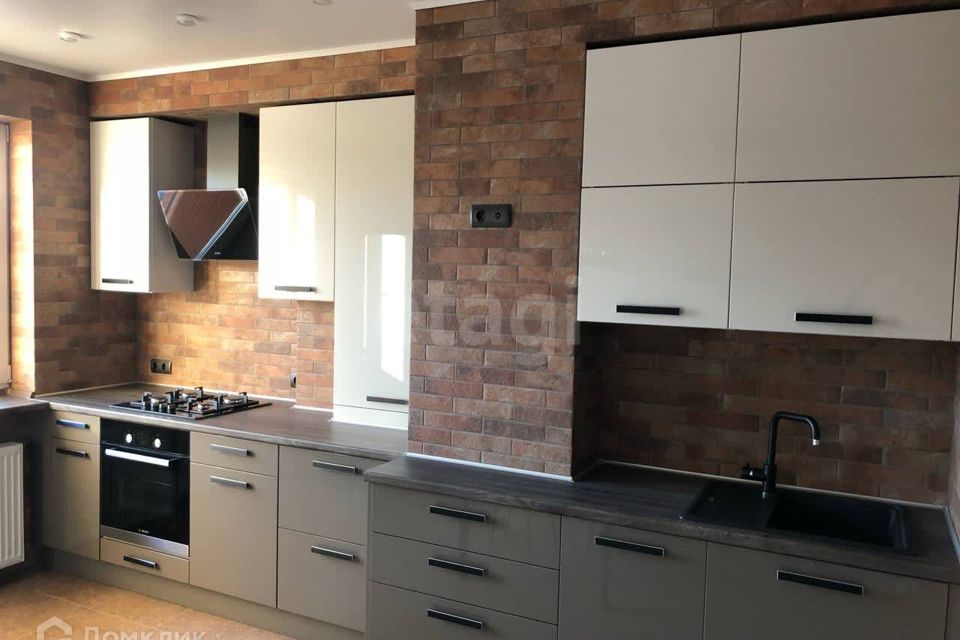 Сдаётся 2-комнатная квартира, 75 м²