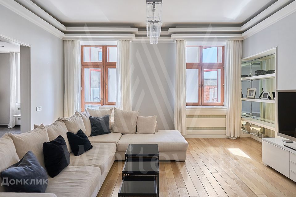 Продаётся 3-комнатная квартира, 115 м²