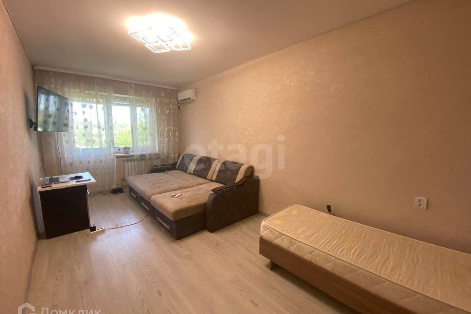 Продаётся 1-комнатная квартира, 37.7 м²