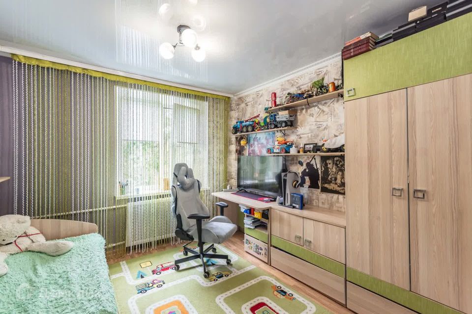 Продаётся 4-комнатная квартира, 60 м²