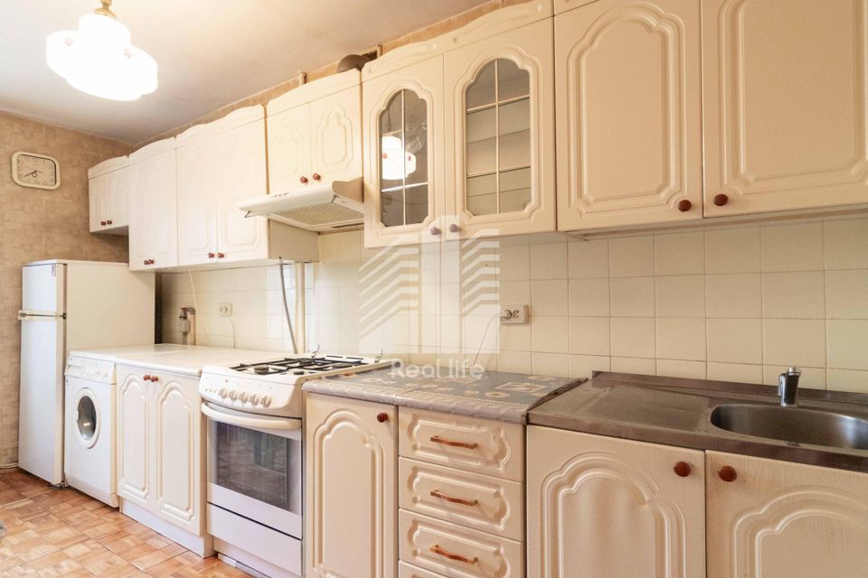 Продаётся 4-комнатная квартира, 79.2 м²