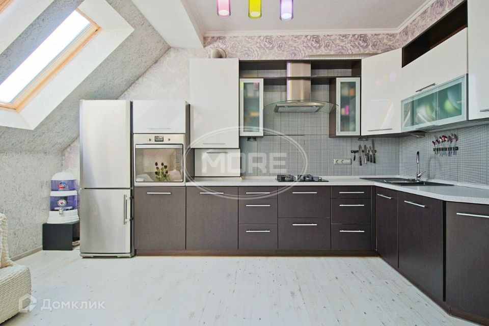 Сдаётся 2-комнатная квартира, 102 м²