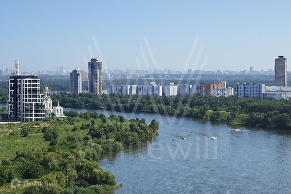Продаётся 4-комнатная квартира, 250 м²