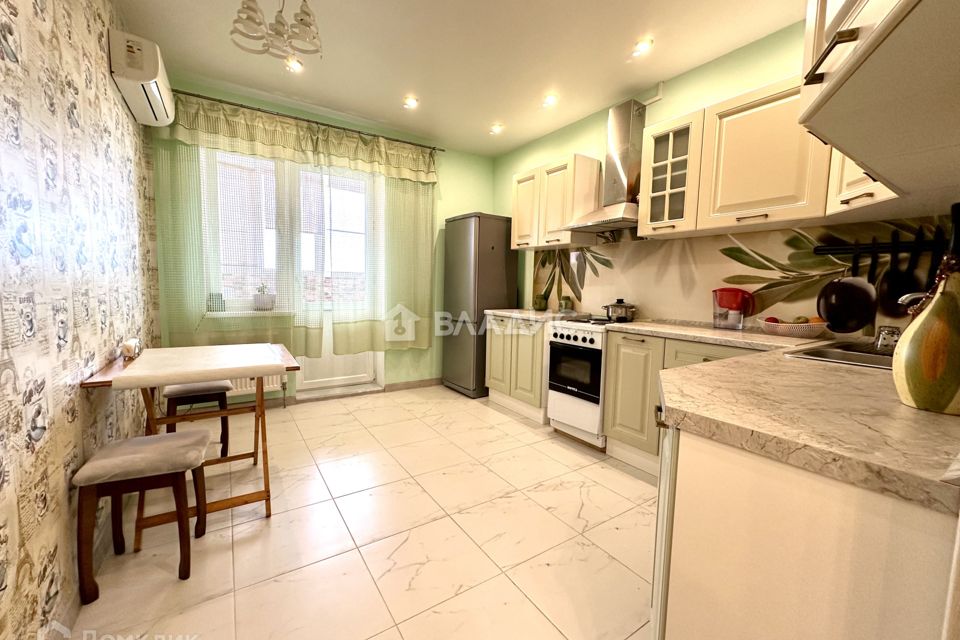 Продаётся 1-комнатная квартира, 43.3 м²