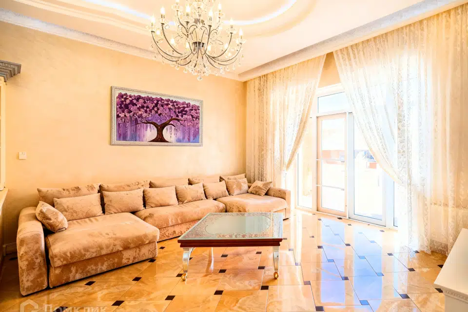 Продаётся 3-этажный дом, 707.9 м²