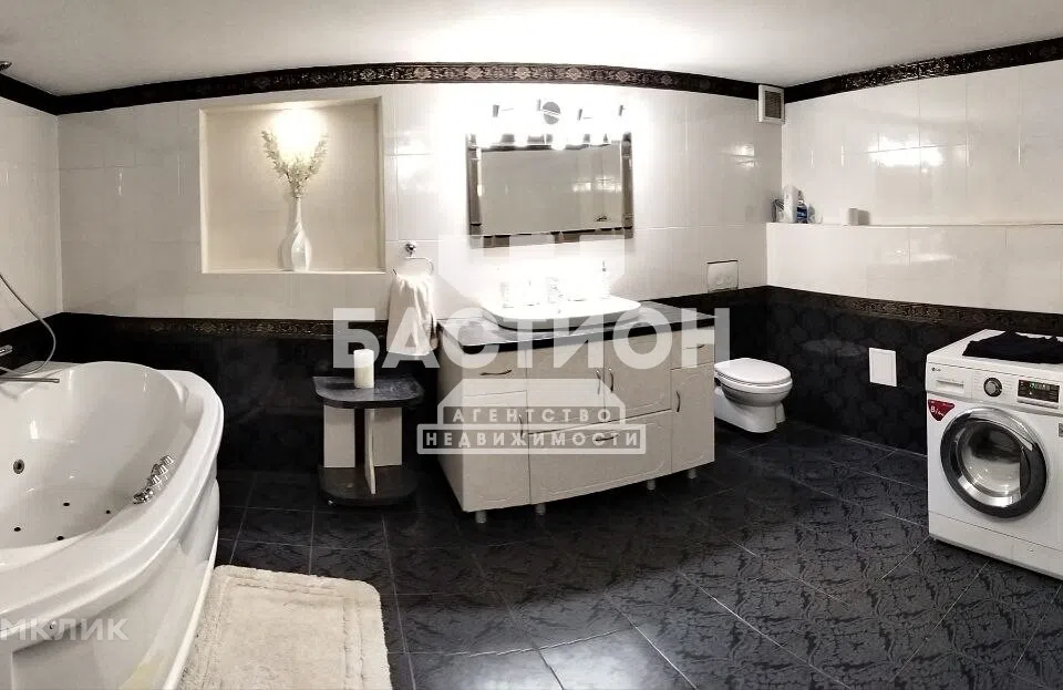 Продаётся 3-этажный дом, 284 м²