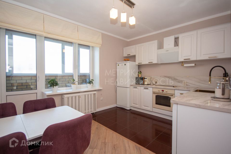 Продаётся 2-комнатная квартира, 82.1 м²
