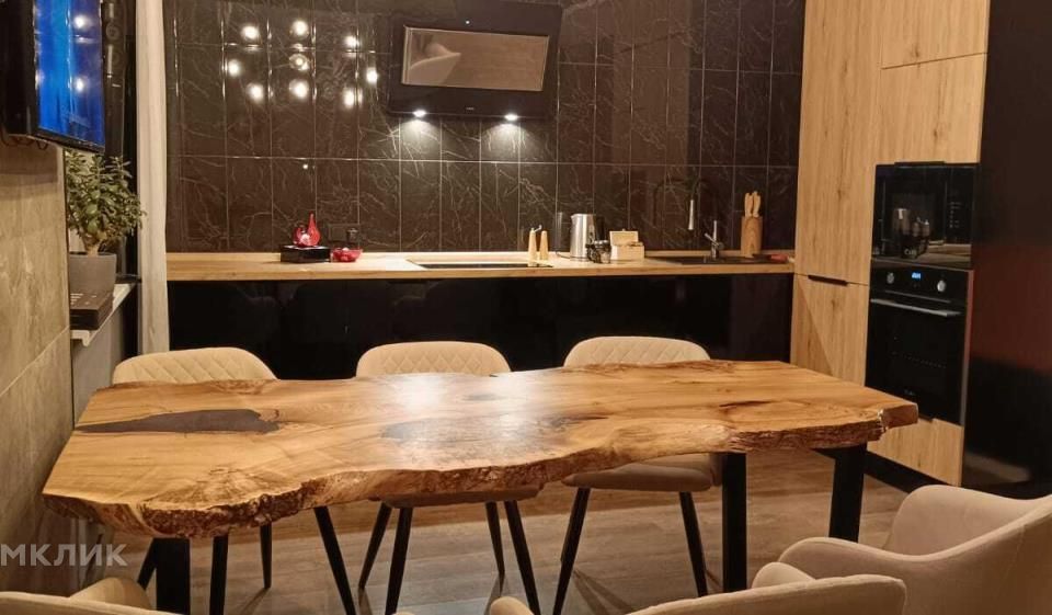 Продаётся 1-комнатная квартира, 49 м²