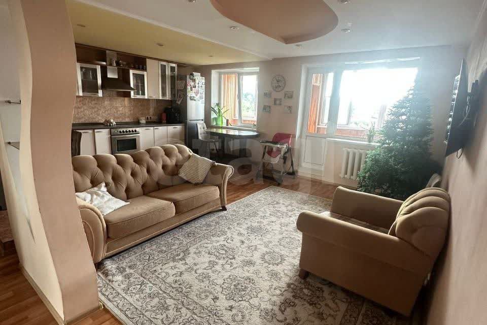 Продаётся 4-комнатная квартира, 107.7 м²