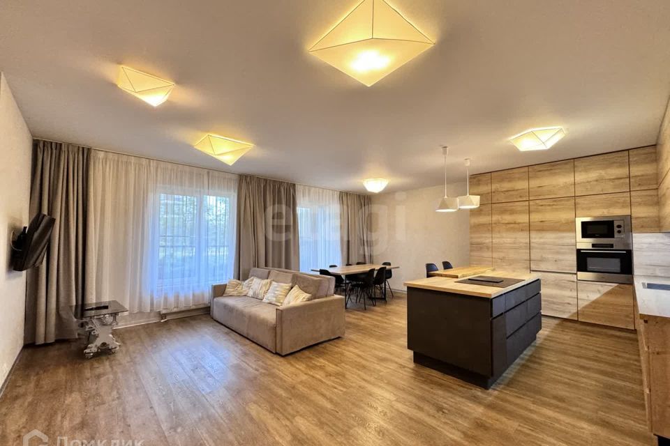 Продаётся 3-комнатная квартира, 103.6 м²