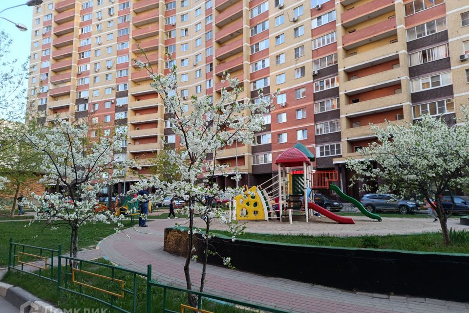 Продаётся 2-комнатная квартира, 65 м²