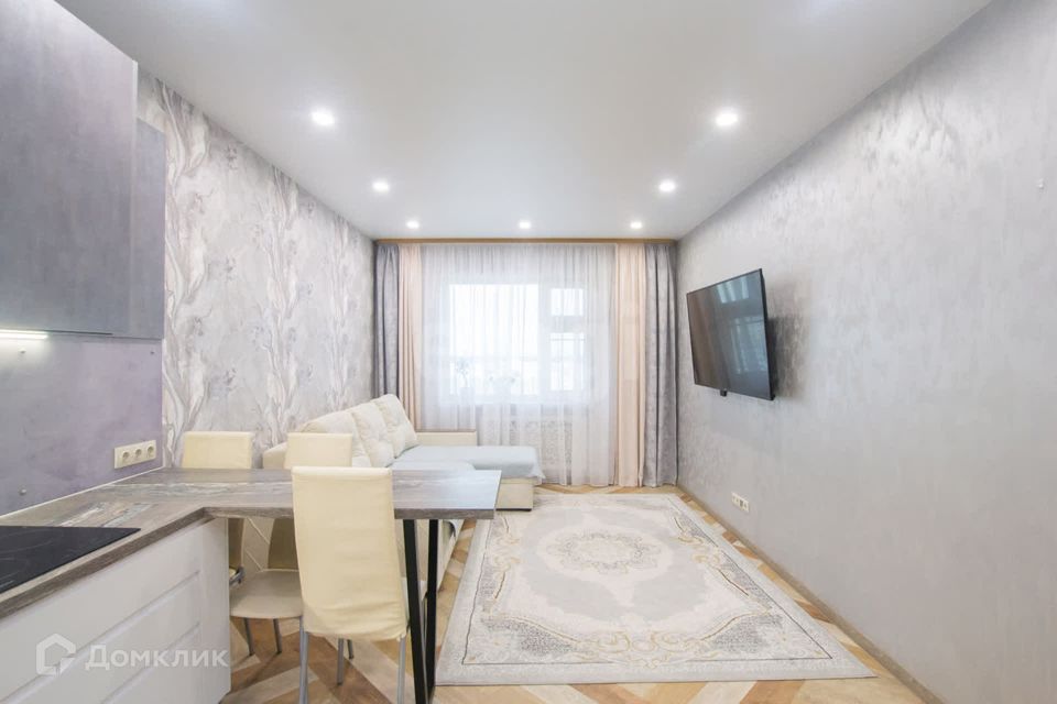 Сдаётся 2-комнатная квартира, 67.9 м²
