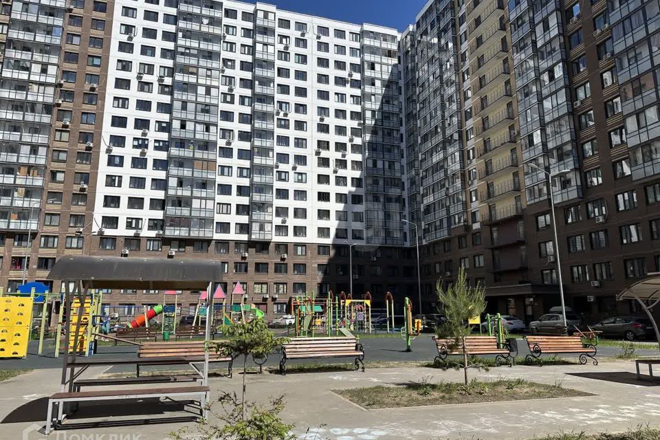 Продаётся 3-комнатная квартира, 67.8 м²