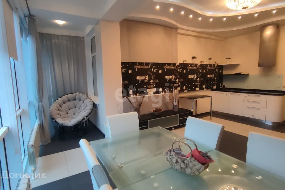 Продаётся 2-комнатная квартира, 96.5 м²