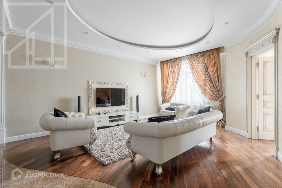 Сдаётся 3-комнатная квартира, 130 м²