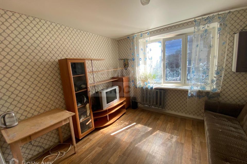 Продаётся комната в 6-комн. квартире, 13.2 м²