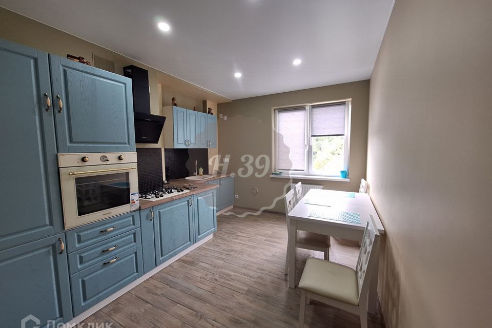 Продаётся 2-комнатная квартира, 65 м²