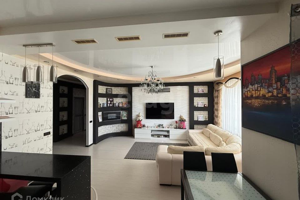 Продаётся 2-комнатная квартира, 102.7 м²