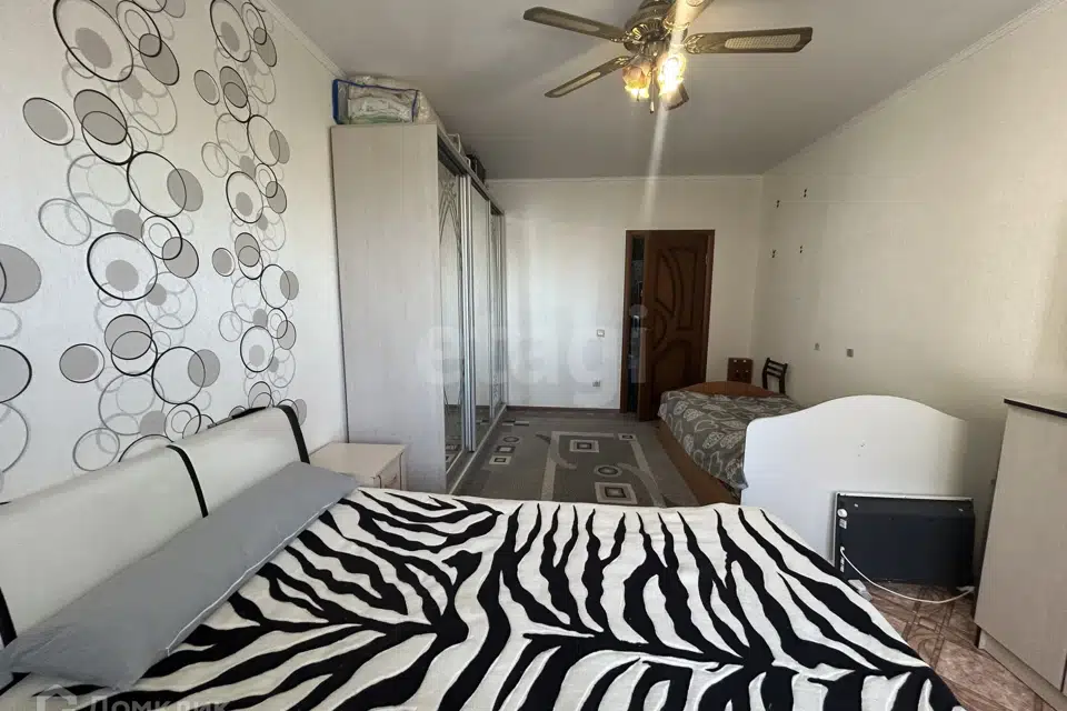 Продаётся 4-комнатная квартира, 110 м²