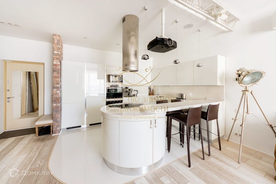 Продаётся 3-комнатная квартира, 95 м²