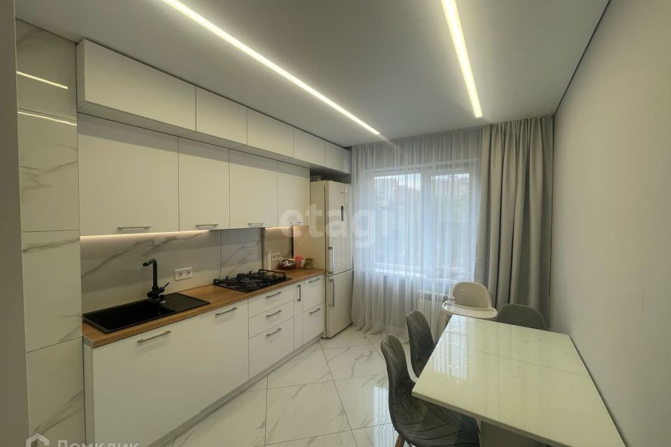Продаётся 3-комнатная квартира, 64.5 м²