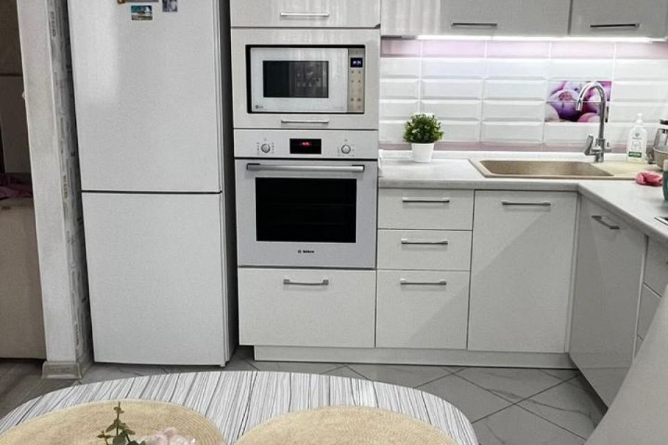 Продаётся 2-комнатная квартира, 60.4 м²