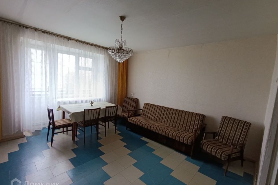 Продаётся 4-комнатная квартира, 82.4 м²