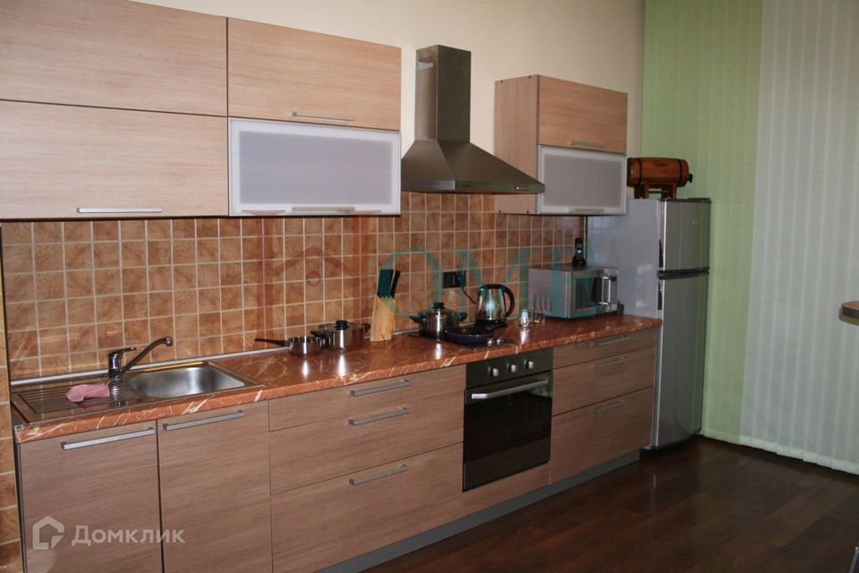Сдаётся 1-комнатная квартира, 55 м²
