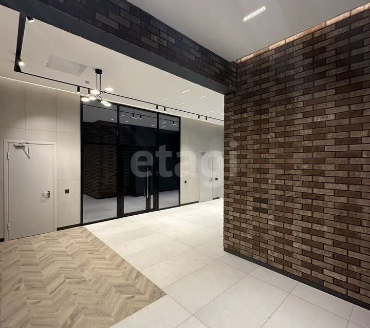 Продаётся 4-комнатная квартира, 100 м²