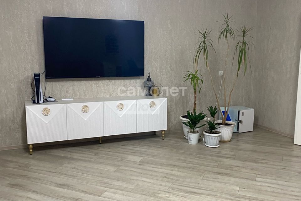 Продаётся 4-комнатная квартира, 129.6 м²