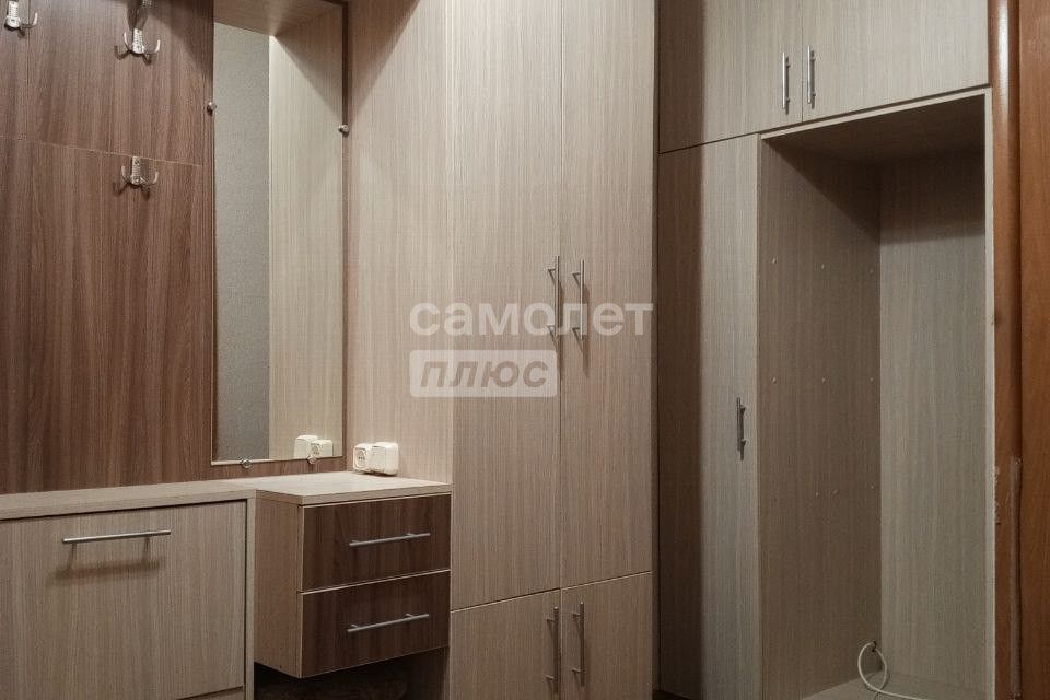 Продаётся 3-комнатная квартира, 50.7 м²
