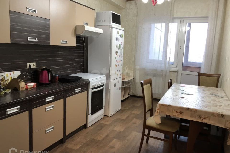 Сдаётся 2-комнатная квартира, 75 м²