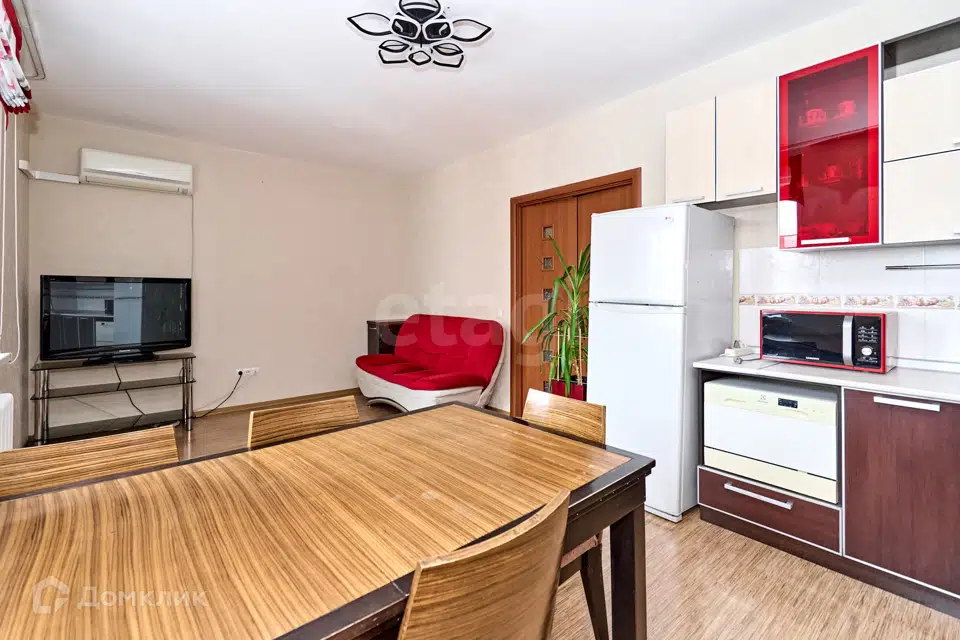 Продаётся 2-комнатная квартира, 63.7 м²